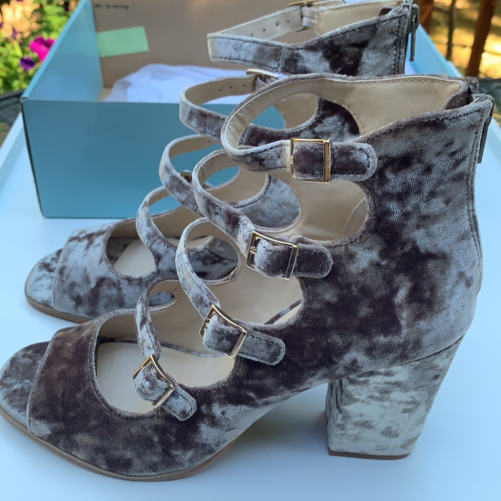 Elegant Velvet Strappy Heels - Gray